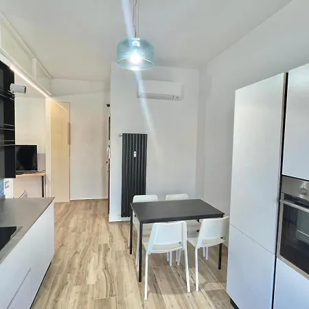 Torelli Home, Moderno E Confortevole, Nel Cuore Della Citta Di Milano, Con Balcone Esterno Vista Garibaldi Milánó